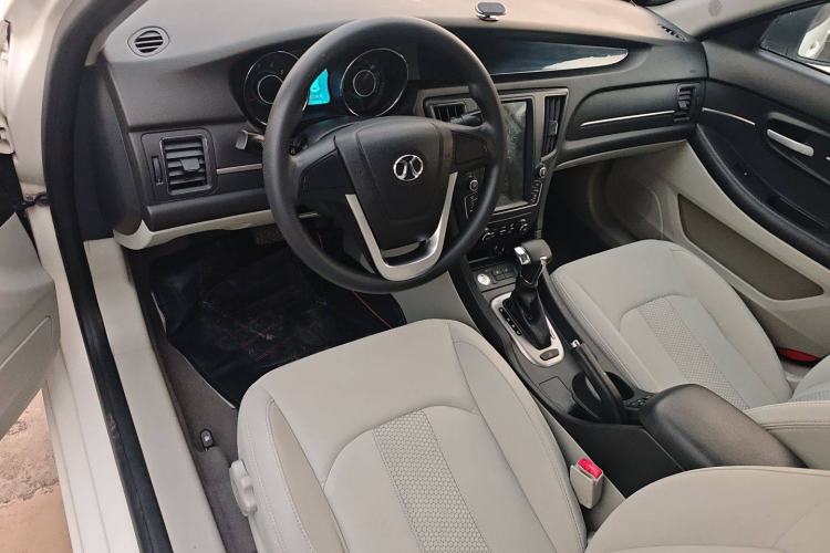 Used BAIC Senova D50 2016 1.5L CVT Comfort Version Center Console