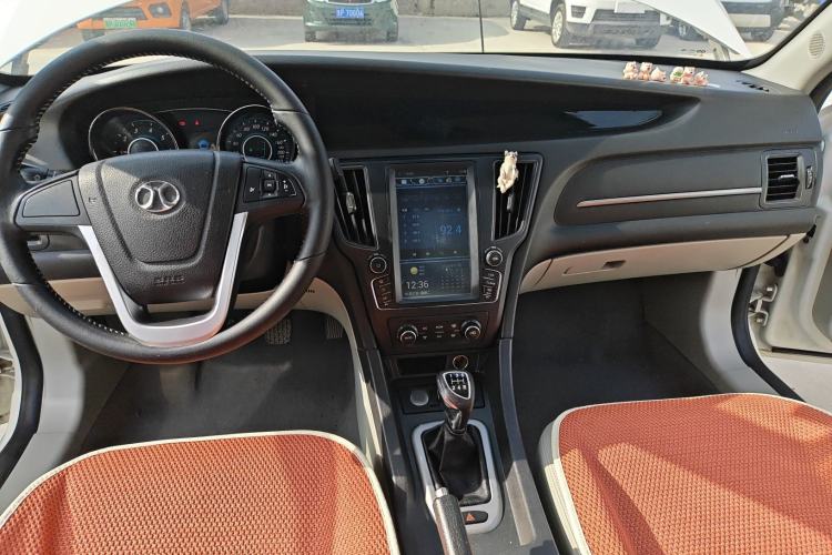 Used BAIC Senova D50 2016 1.5L Manual Elite Edition Center Console