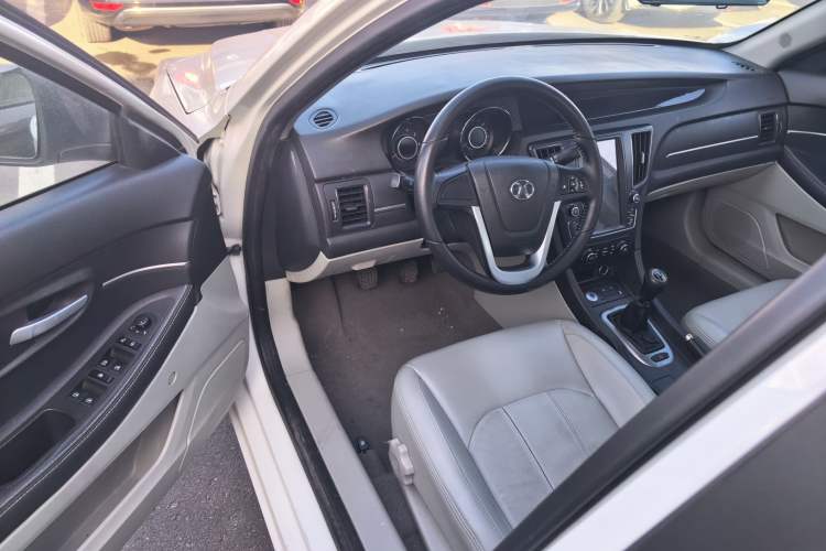 Used BAIC Senova D50 2016 1.5L Manual Elite Edition Driver Seat
