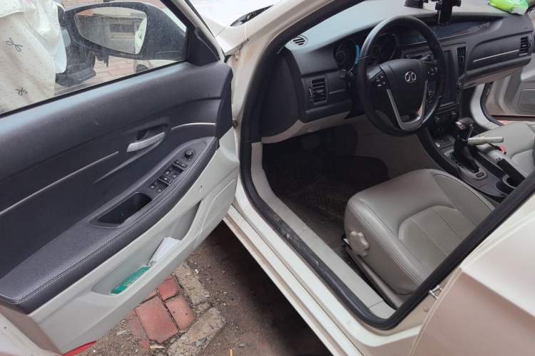 Used BAIC Senova D50 2016 1.5L CVT Elite Edition Driver Seat