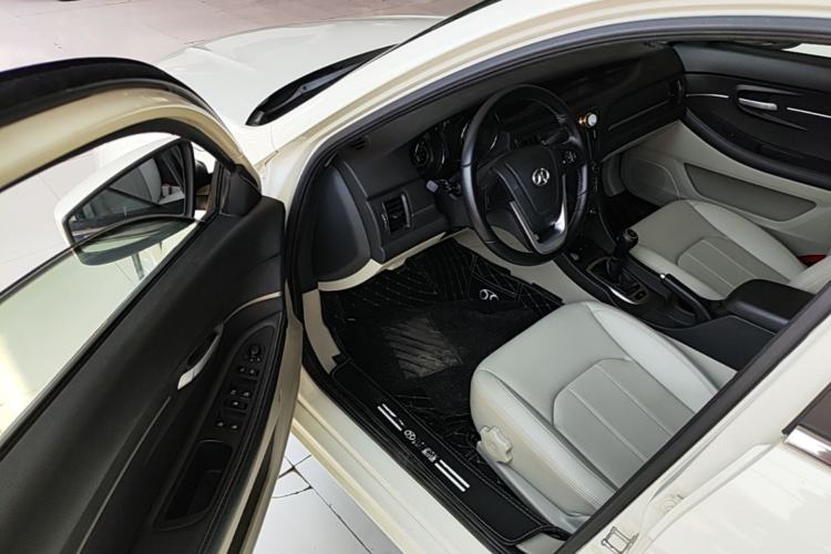 Used BAIC Senova D50 2016 1.5L Manual Elite Edition Driver Seat