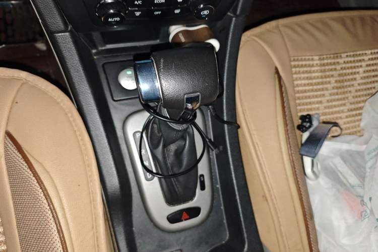 Used BAIC Senova D50 2016 1.5L CVT Elite Edition Gear Lever
