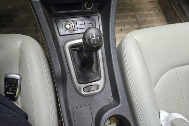 Used BAIC Senova D50 2016 1.5L Manual Elite Edition Gear Lever