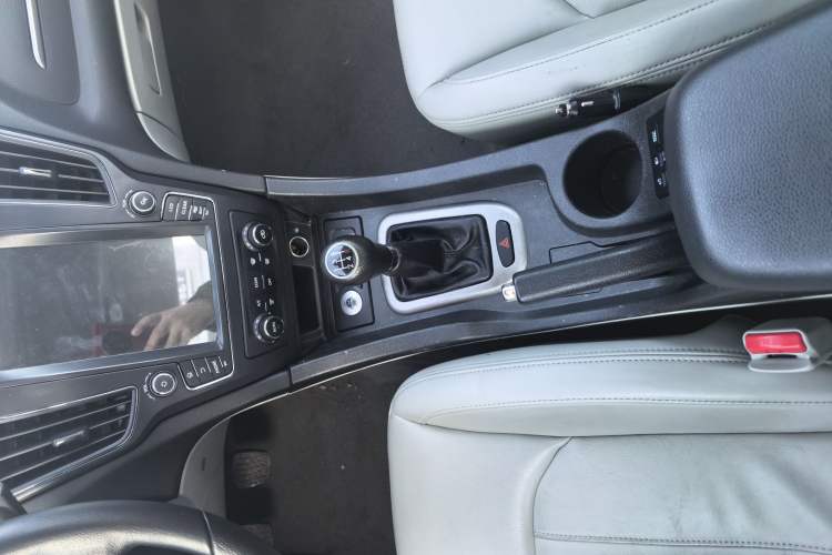 Used BAIC Senova D50 2016 1.5L Manual Elite Edition Gear Lever