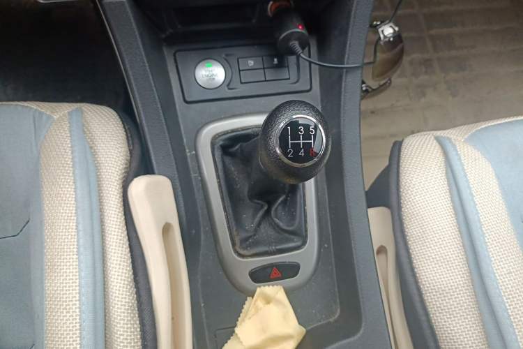 Used BAIC Senova D50 2016 1.5L Manual Elite Edition Gear Lever