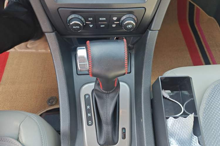 Used BAIC Senova D50 2016 1.5L CVT Elite Edition Gear Lever
