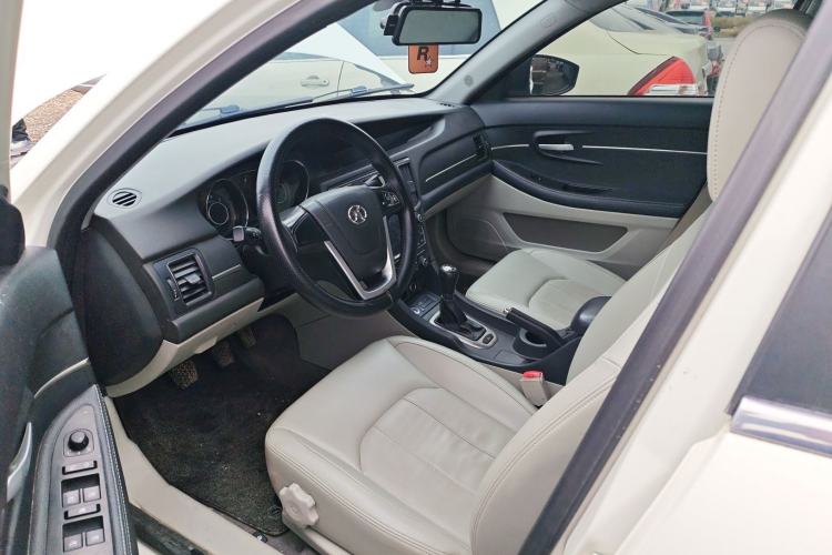 Used BAIC Senova D50 2016 1.5L Manual Elite Edition Interior 2
