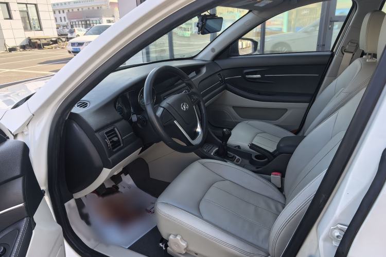Used BAIC Senova D50 2016 1.5L Manual Elite Edition Interior 2