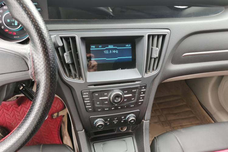 Used BAIC Senova D50 2016 1.5L Manual Standard Edition Interior 3