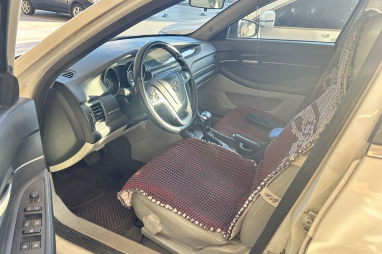 Used BAIC Senova D50 2016 1.5L CVT Elite Edition Interior 4