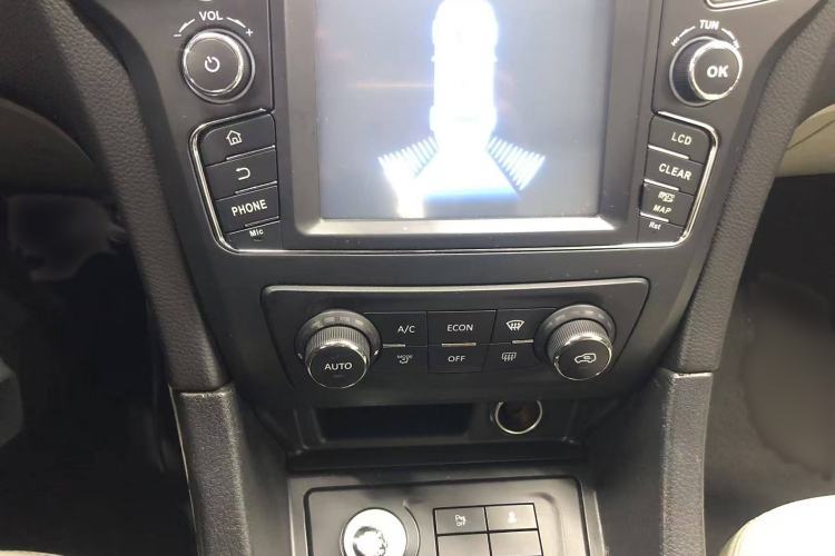 Used BAIC Senova D50 2016 1.5L Manual Elite Edition Interior 4