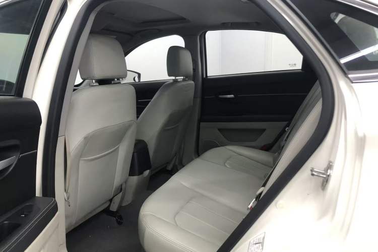 Used BAIC Senova D50 2016 1.5L Manual Elite Edition Interior 6