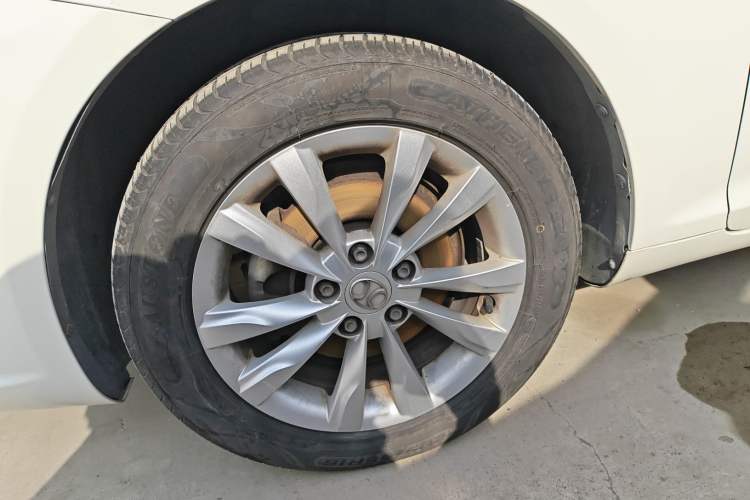 Used BAIC Senova D50 2016 1.5L Manual Elite Edition Left Front Wheel Hub