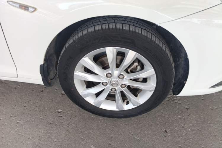 Used BAIC Senova D50 2016 1.5L Manual Elite Edition Right Front Wheel Hub