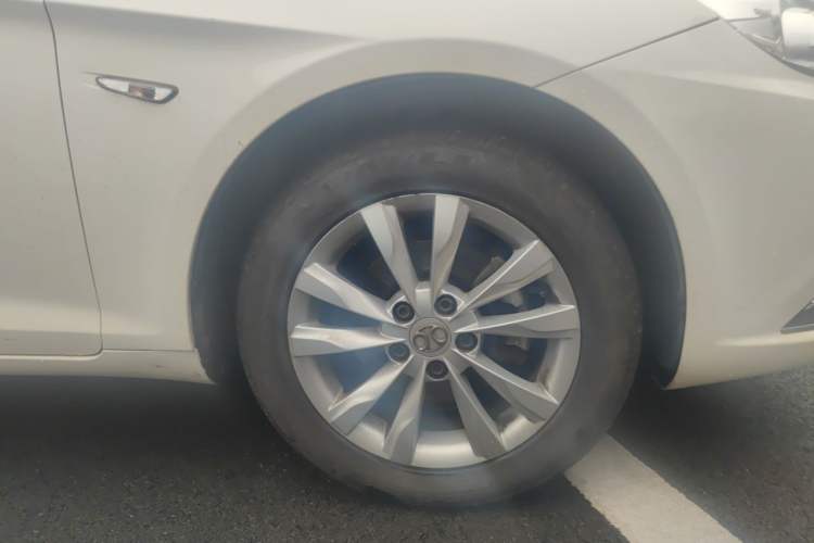 Used BAIC Senova D50 2016 1.5L Manual Elite Edition Right Front Wheel Hub