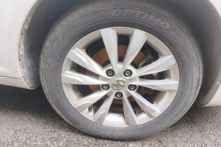Used BAIC Senova D50 2016 1.5L Manual Elite Edition Right Front Wheel Hub