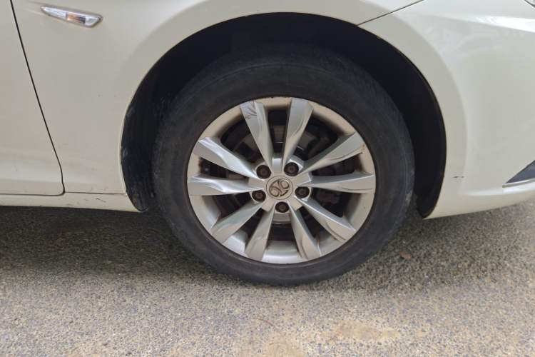 Used BAIC Senova D50 2016 1.5L Manual Elite Edition Right Front Wheel Hub