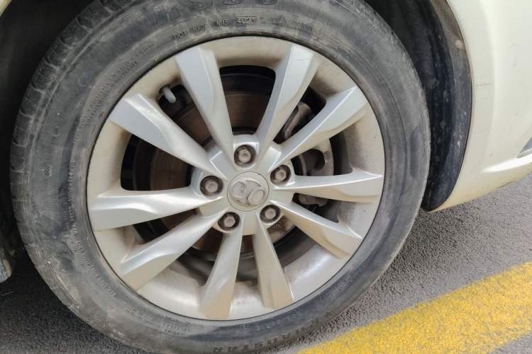 Used BAIC Senova D50 2016 1.5L Manual Elite Edition Right Front Wheel Hub