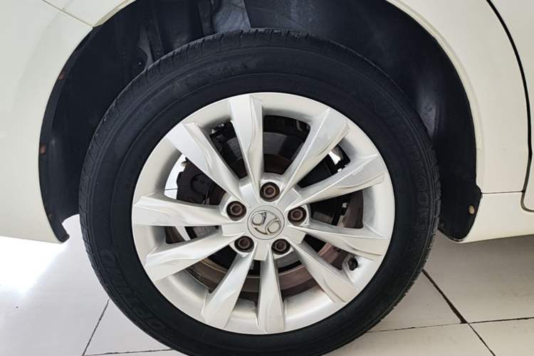 Used BAIC Senova D50 2016 1.5L Manual Elite Edition Right Rear Wheel Hub