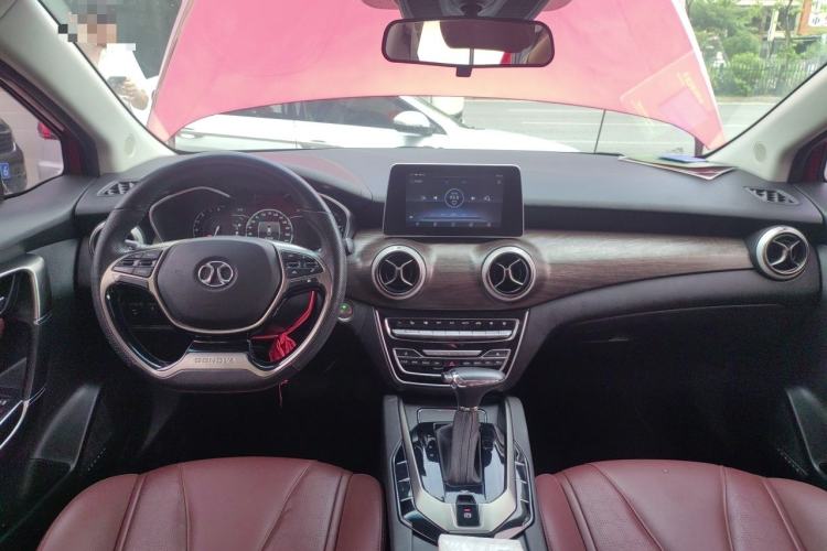 Used BAIC Senova D50 2018 1.5L CVT Prestige Intelligent Drive Edition Center Console