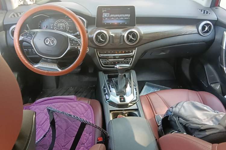 Used BAIC Senova D50 2018 1.5L CVT Prestige Intelligent Drive Edition Center Console