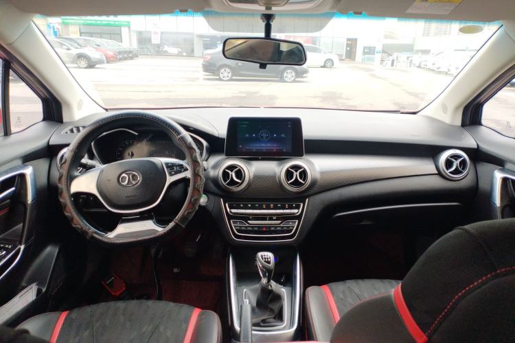 Used BAIC Senova D50 2018 1.5L Manual Luxury Intelligent Driving Version Center Console