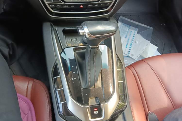 Used BAIC Senova D50 2018 1.5L CVT Prestige Intelligent Drive Edition Gear Lever