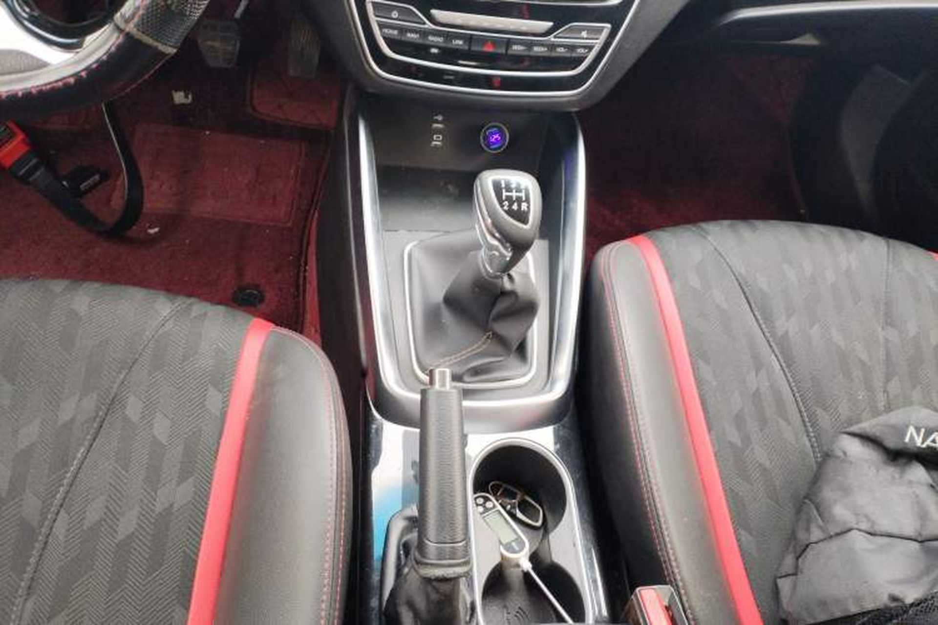 Used BAIC Senova D50 2018 1.5L Manual Luxury Intelligent Driving Version Gear Lever
