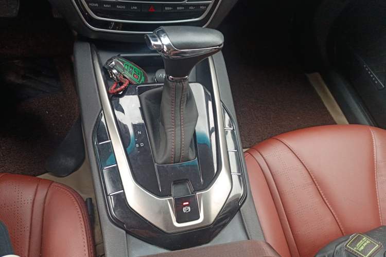 Used BAIC Senova D50 2018 1.5L CVT Prestige Intelligent Drive Edition Gear Lever