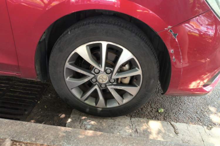 Used BAIC Senova D50 2018 1.5L Manual Luxury Intelligent Driving Version Right Front Wheel Hub