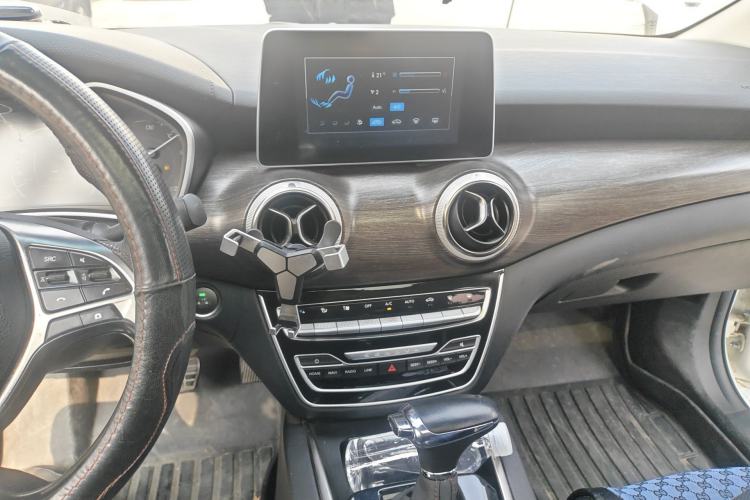 Used BAIC Senova D50 2018 1.5L CVT Prestige Intelligent Drive Edition Audio And AC Panel