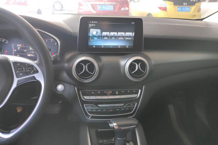 Used BAIC Senova D50 2018 1.5L CVT Luxury Intelligent Drive Edition Audio And AC Panel