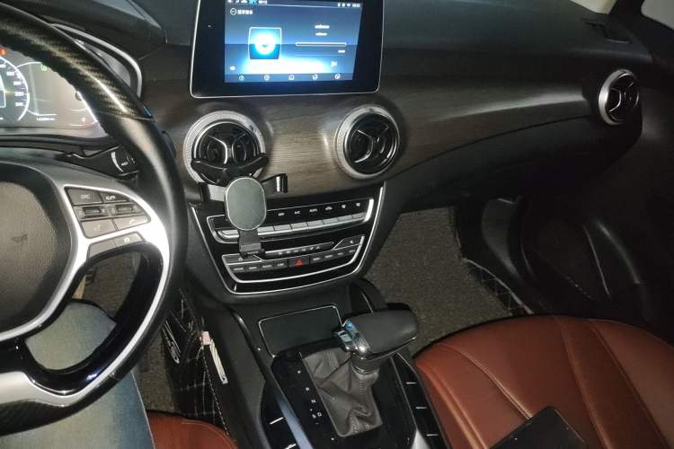 Used BAIC Senova D50 2018 1.5L CVT Prestige Intelligent Drive Edition Audio And AC Panel