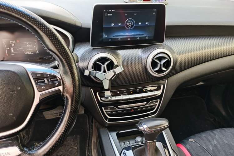 Used BAIC Senova D50 2018 1.5L CVT Luxury Intelligent Drive Edition Audio And AC Panel