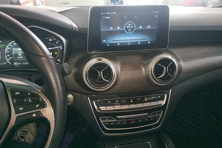 Used BAIC Senova D50 2018 1.5L Manual Prestige Intelligent Drive Edition Audio And AC Panel