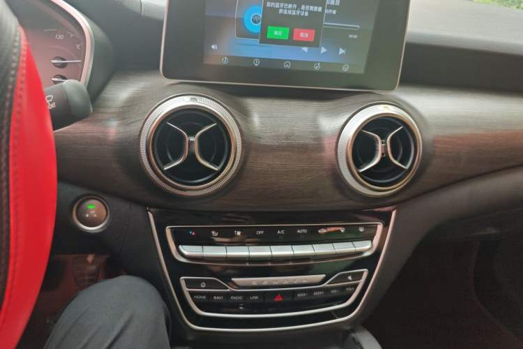 Used BAIC Senova D50 2018 1.5L Manual Prestige Intelligent Drive Edition Audio And AC Panel