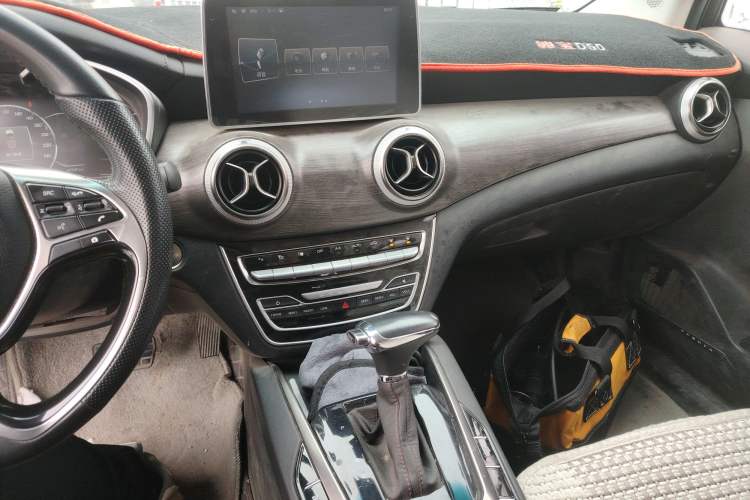 Used BAIC Senova D50 2018 1.5L CVT Prestige Smart Connectivity Edition Audio And AC Panel