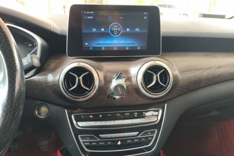 Used BAIC Senova D50 2018 1.5L Manual Prestige Intelligent Drive Edition Audio And AC Panel