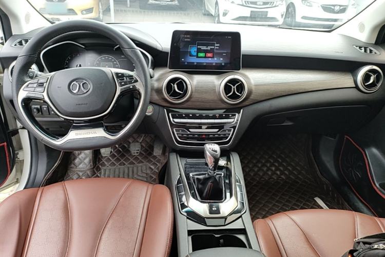 Used BAIC Senova D50 2018 1.5L Manual Prestige Intelligent Drive Edition Center Console