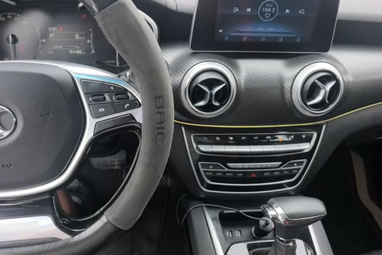 Used BAIC Senova D50 2018 1.5L CVT Luxury Intelligent Drive Edition Center Console