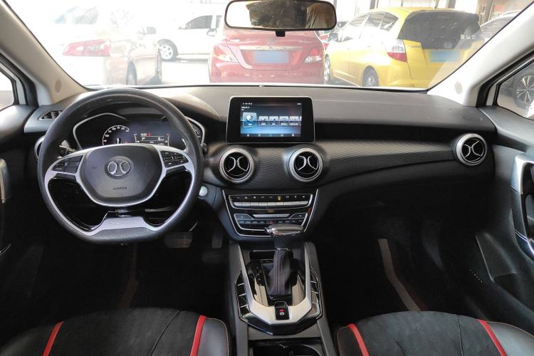 Used BAIC Senova D50 2018 1.5L CVT Luxury Intelligent Drive Edition Center Console