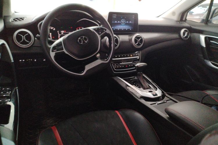 Used BAIC Senova D50 2018 1.5L CVT Luxury Intelligent Drive Edition Center Console