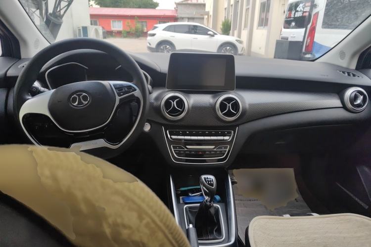 Used BAIC Senova D50 2018 1.5L Manual Luxury Intelligent Driving Version Center Console