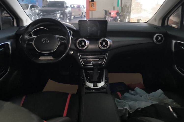 Used BAIC Senova D50 2018 1.5L CVT Luxury Intelligent Drive Edition Center Console