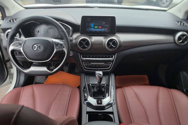 Used BAIC Senova D50 2018 1.5L Manual Prestige Intelligent Drive Edition Center Console