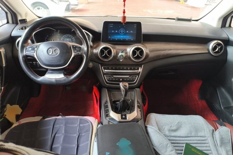 Used BAIC Senova D50 2018 1.5L Manual Prestige Intelligent Drive Edition Center Console