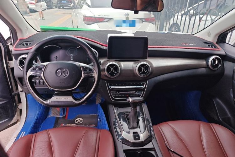 Used BAIC Senova D50 2018 1.5L CVT Prestige Smart Connectivity Edition Center Console
