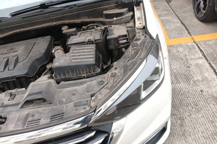 Used BAIC Senova D50 2018 1.5L CVT Prestige Intelligent Drive Edition Engine Bay Left