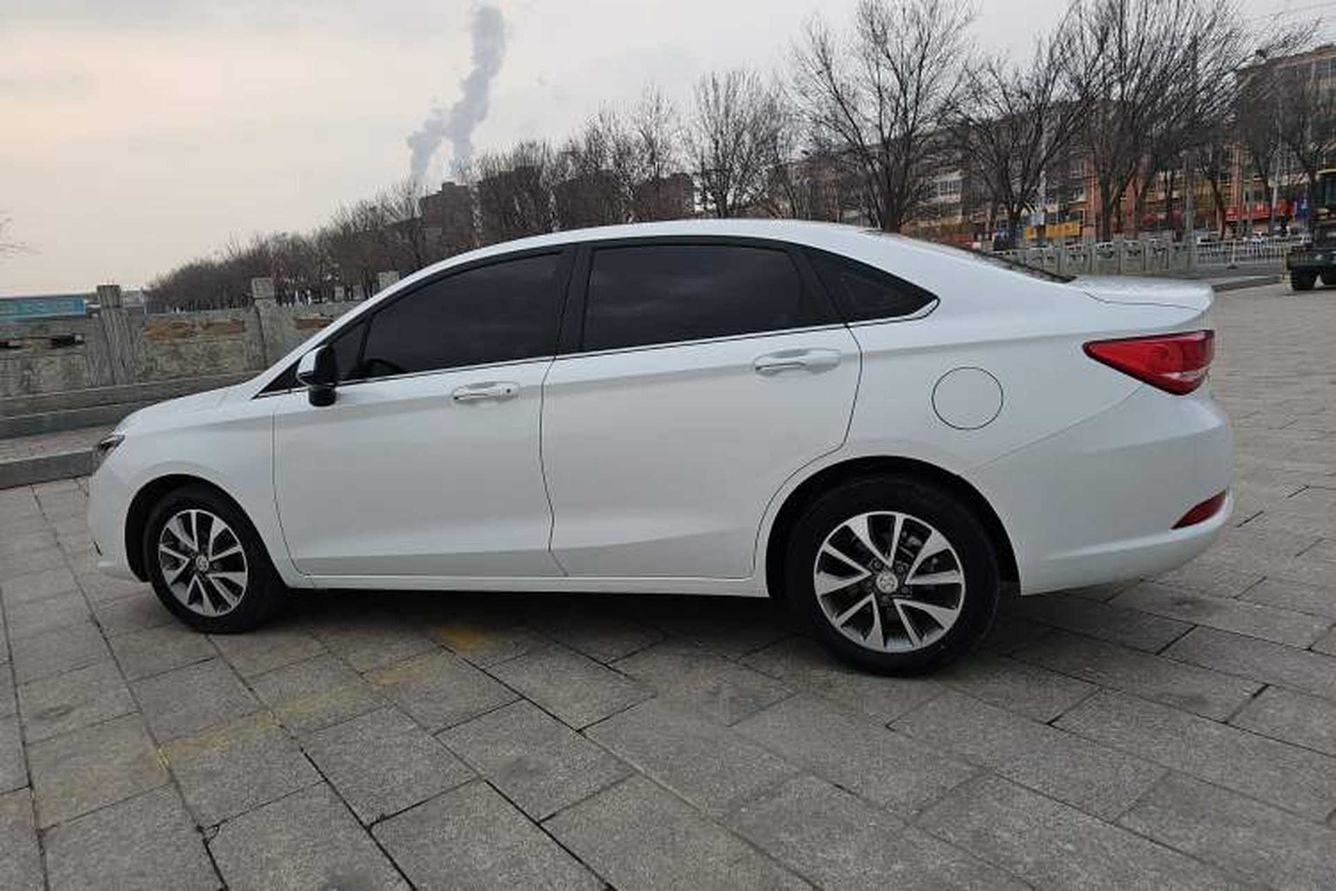 Used BAIC Senova D50 2018 1.5L Manual Luxury Intelligent Driving Version Exterior 3