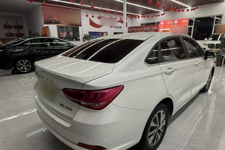 Used BAIC Senova D50 2018 1.5L Manual Luxury Intelligent Driving Version Exterior 4